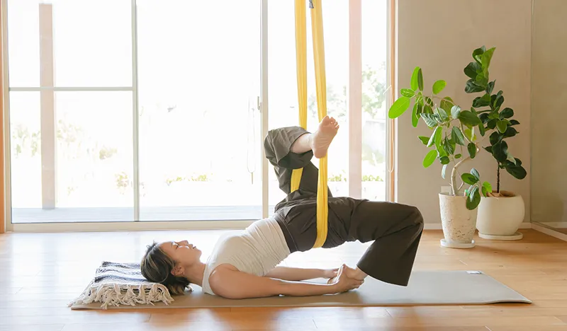 エアリアルヨガ グループレッスン｜MUQU - 骨格メソッド®︎ボディクリーニング専門スタジオ