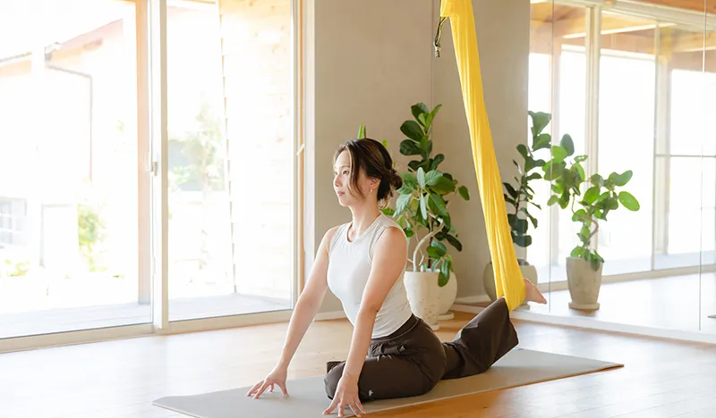 エアリアルヨガ グループレッスン｜MUQU - 骨格メソッド®︎ボディクリーニング専門スタジオ